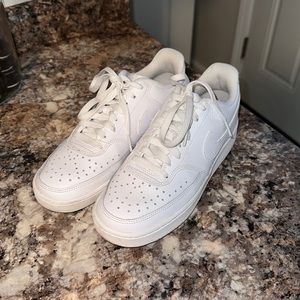 Women’s Nike sneakers